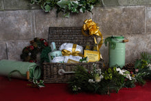 Load image into Gallery viewer, The Lambing Shed Gin Hamper
